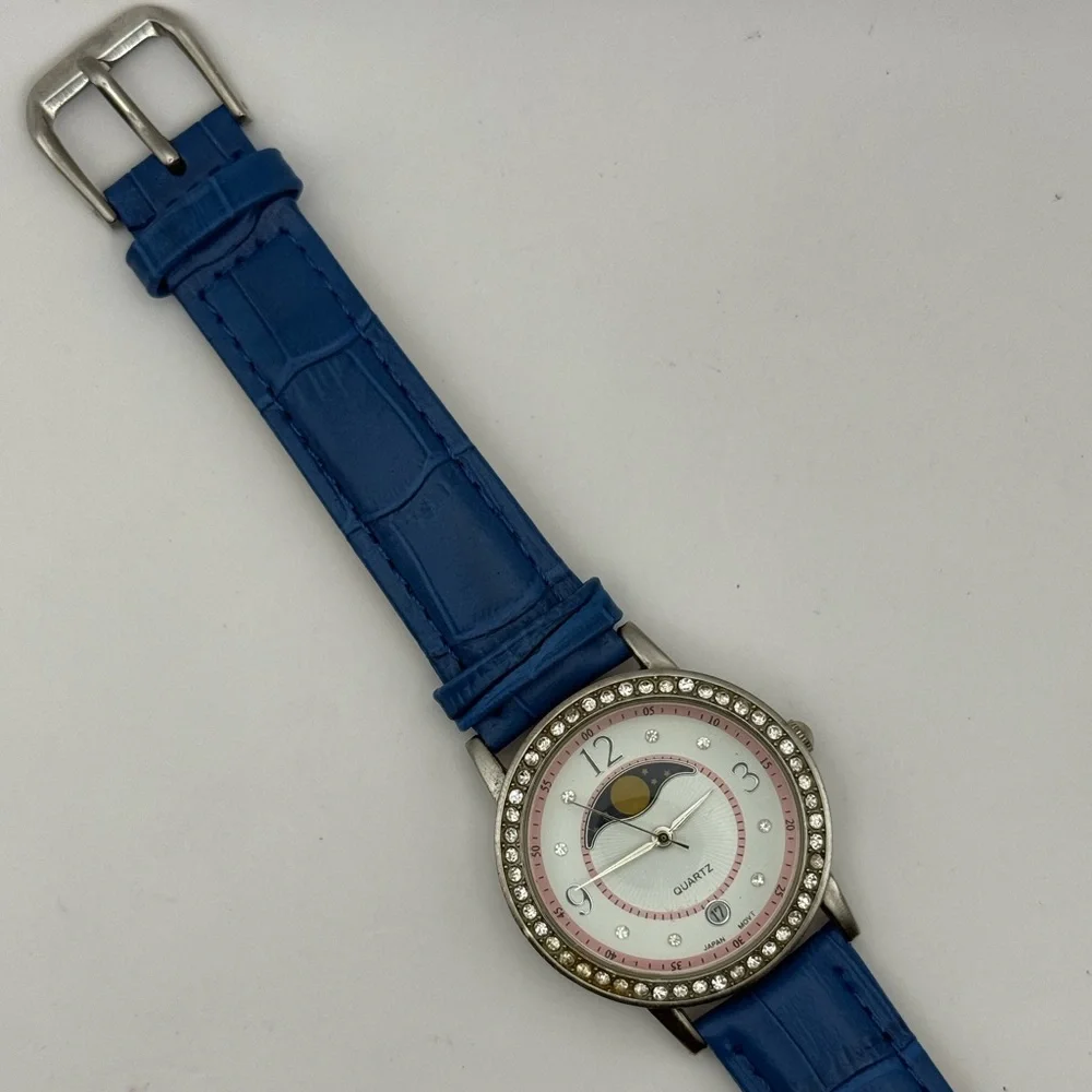 VINTAGE DATE MOON PHASE RHINESTONES DIAL QUARTZ SILVER BLUE BAND (New Battery)
